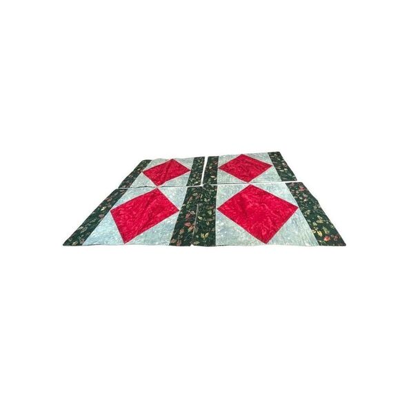 Handmade Set Of 4 Placemats Red Diamond Holly Berry Christmas Holiday Stars READ - Picture 1 of 6